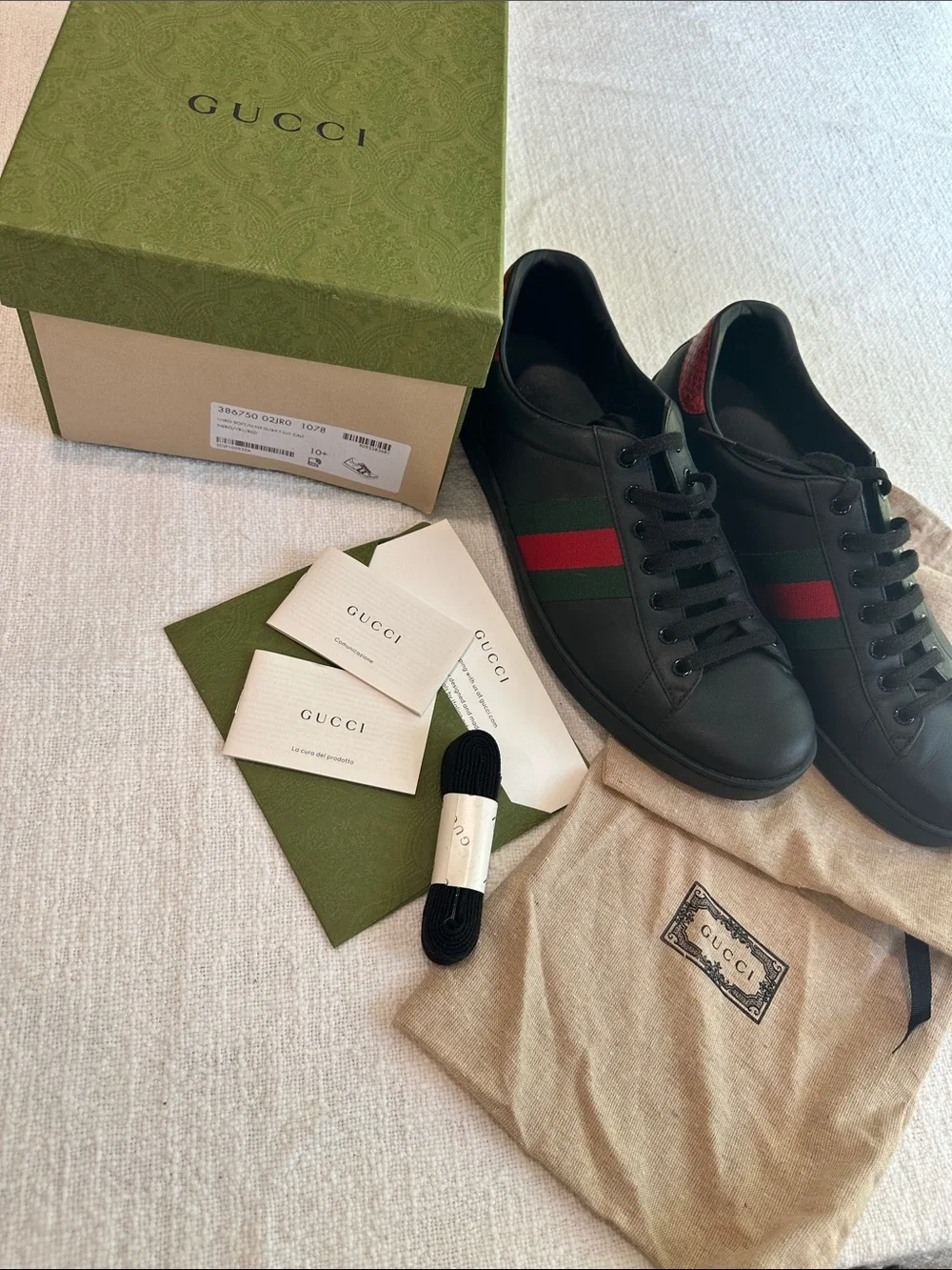 Gucci Black Leather Low-Top Sneakers with Red & Green Web